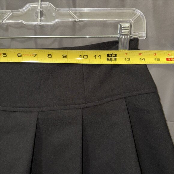 Forever 21 Black Skater Mini Skirt Womens Size SMALL Pleated Flared Solid - Picture 8 of 11